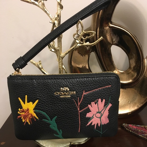 Coach X Jean-Michel Basquiat Corner Zip Wristlet  🌸 - Picture 6 of 8